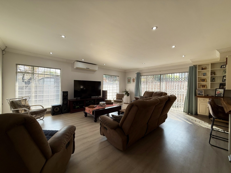3 Bedroom Property for Sale in Van Der Hoff Park North West